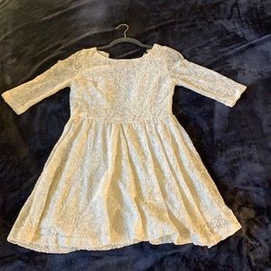 Elegant White Lace Sleeved Dress